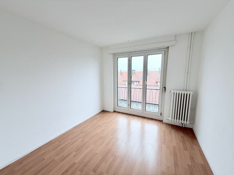 Appartement de 2.0 pièces avec exposition sud - Lumineux et fonctionnel (3)