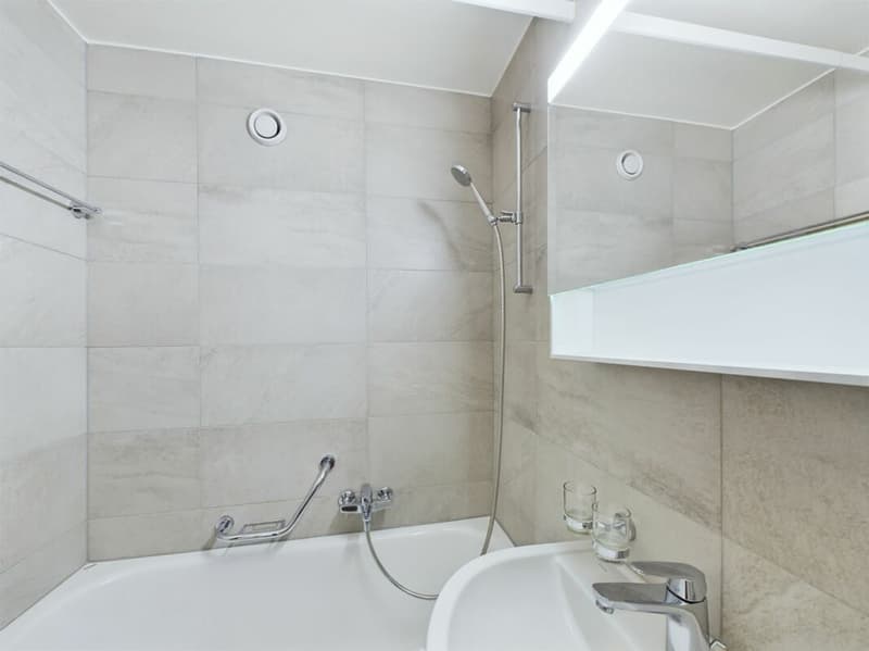 STUDIO RÉNOVÉ ET DISPONIBLE DE SUITE - VOTRE PREMIER CHEZ-VOUS À LA CHAUX-DE-FONDS ! (3)
