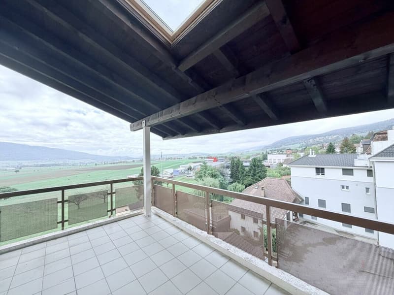 APPARTEMENT DE 4.5 PIÈCES ENTIÈREMENT RÉNOVÉ AVEC TERRASSE ET VUE SUR LA VALLÉE (9)