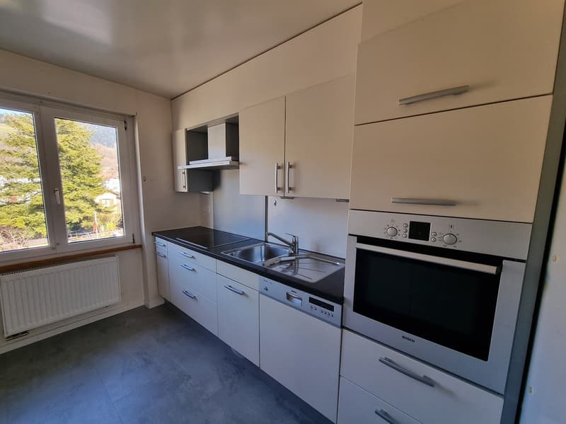 Spacieux appartement 4.5 pièces avec balcon à Couvet (2)