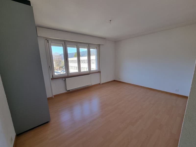 Spacieux appartement 4.5 pièces avec balcon à Couvet (8)