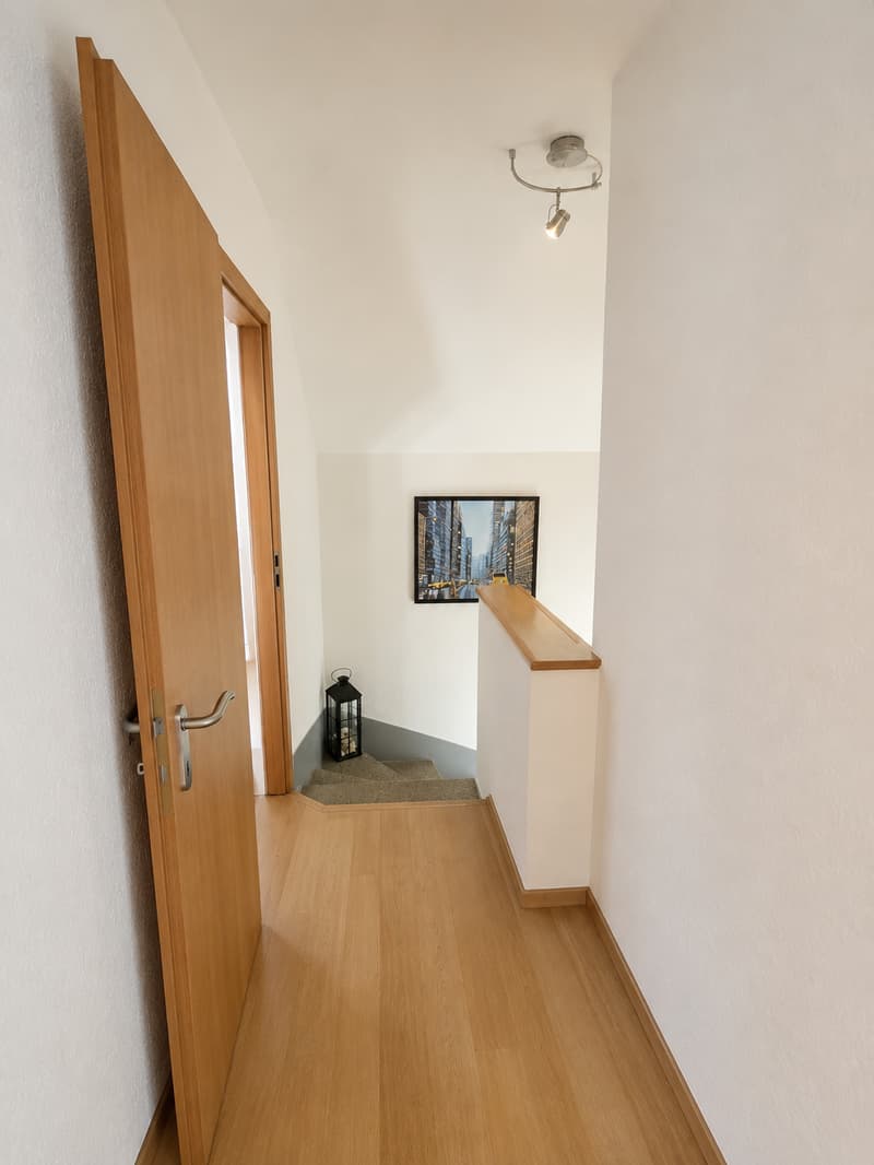 Superbe appartement de 5 pièces en triplex au 1er étage avec terrasse et jardin (10)