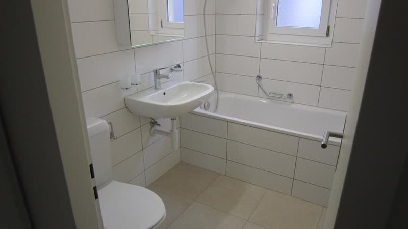 Appartement lumineux de 3 pièces avec balcon à Fleurier (5)