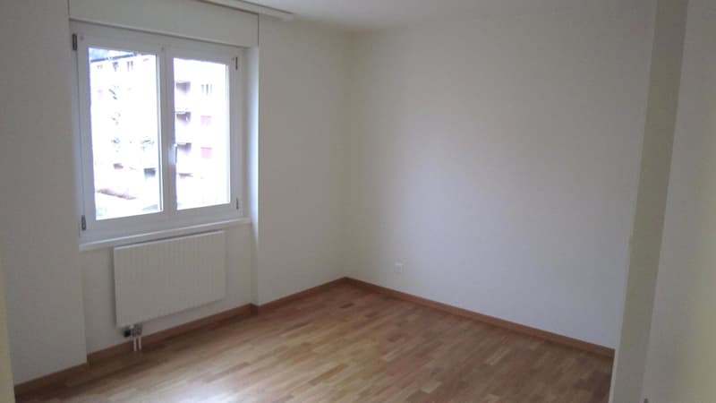 Appartement lumineux de 3 pièces avec balcon à Fleurier (4)