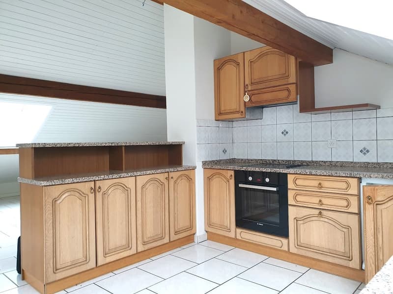 Appartement 3 pièces mansardé avec balcon (2)