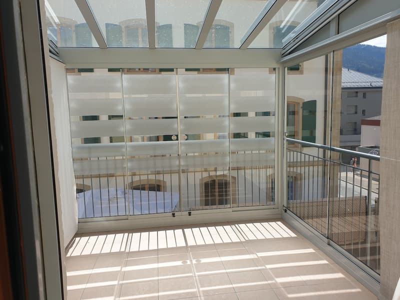 Appartement de 3.5 pièces avec balcon et véranda au centre de Fleurier (1)