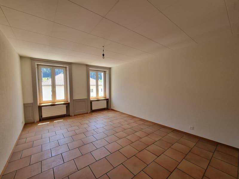 Joli appartement partiellement rénové de 4,5 pièces avec balcon et jardin commun (4)