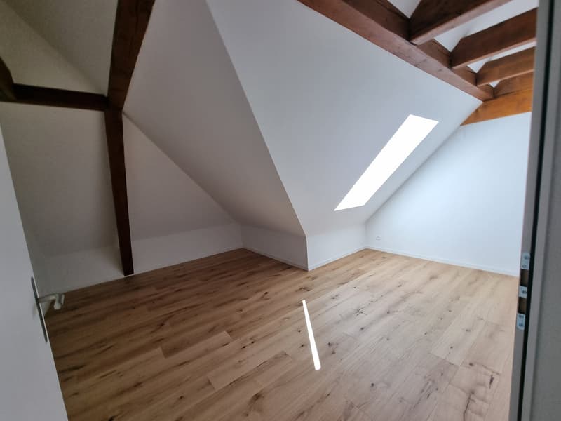 Bel appartement en duplex entièrement neuf de 4 pièces au 4ème étage avec ascenseur (4)