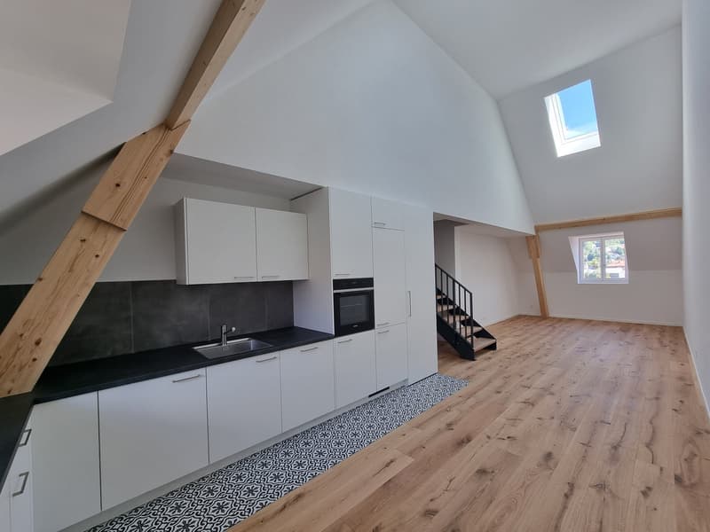 Bel appartement en duplex entièrement neuf de 4 pièces au 4ème étage avec ascenseur (1)