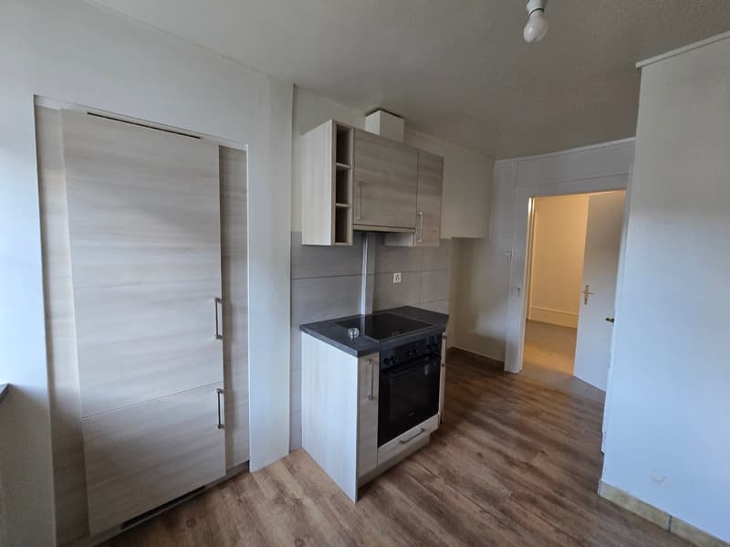 Spacieux appartement de 4 pièces au centre de Fleurier (4)