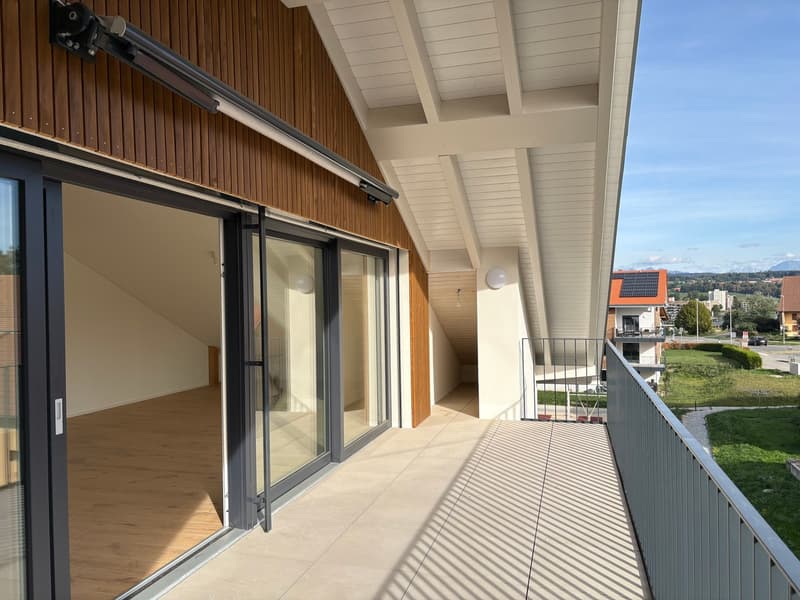 Luxueux 3.5 mansardé avec grande baie vitrée sur balcon (7)