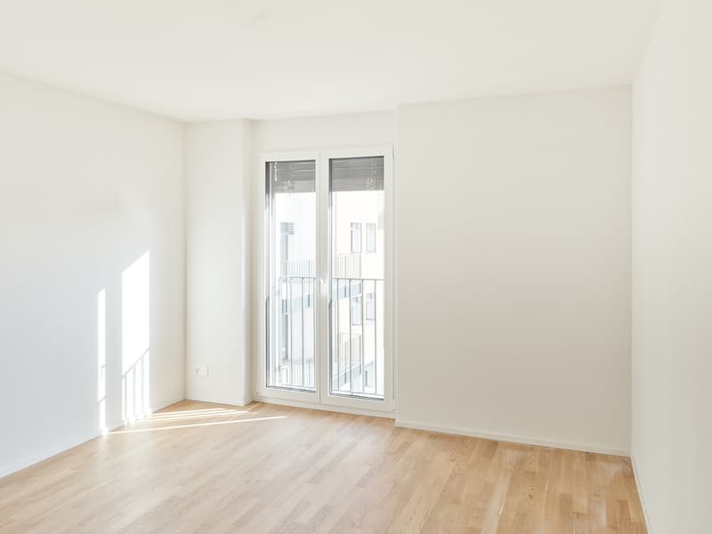 Grand 3.5 neuf traversant, avec grand séjour et balcon couvert (4)