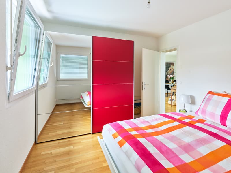 Très beau 4,5 pièces lumineux, grand balcon, environnement paisible (2)