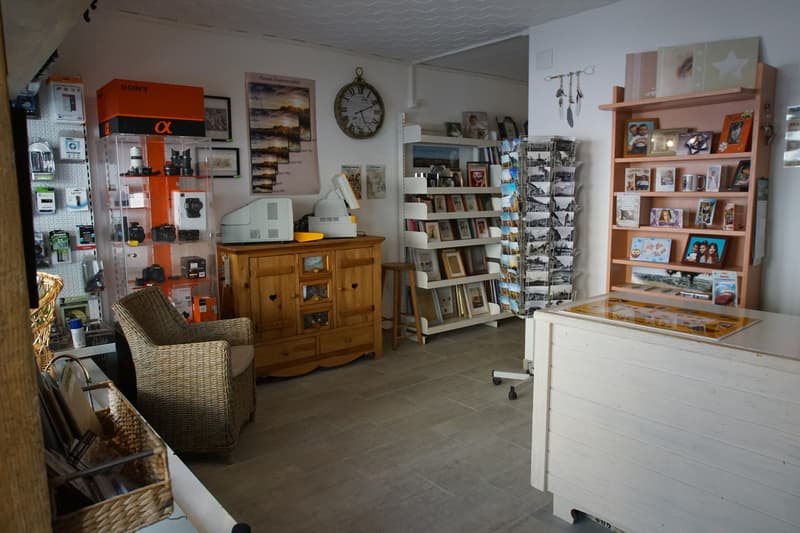 Local commercial avec vitrine dans le centre-ville (3)