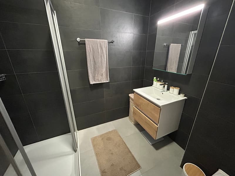 Appartement moderne de 2,5 avec grand balcon, idéal au quotidien (4)