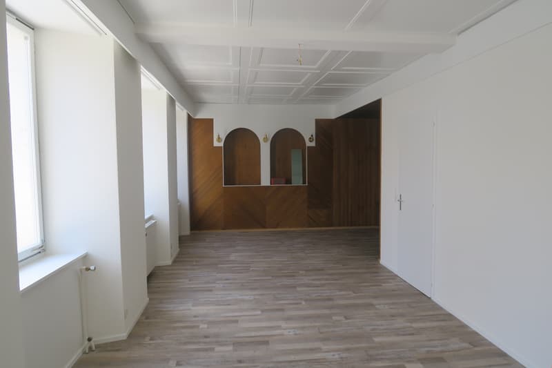 Bel appartement de 4 pièces en plein centre du Locle (4)