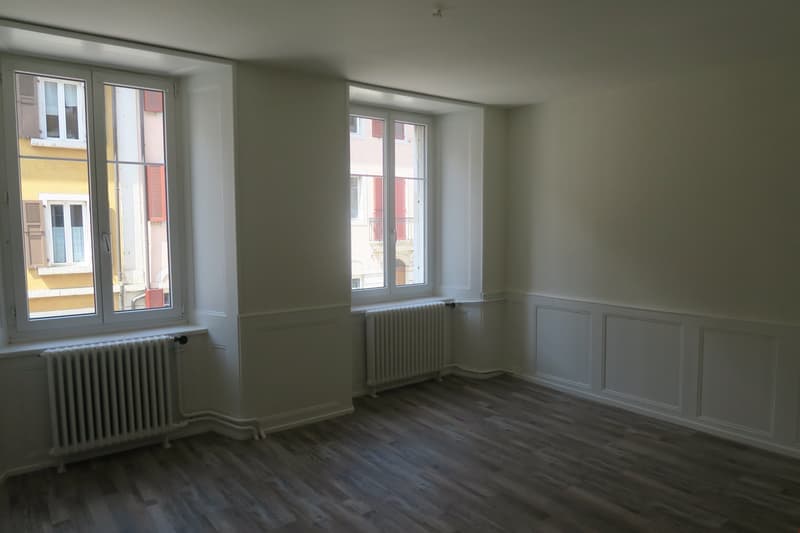 Bel appartement de 4 pièces en plein centre du Locle (5)