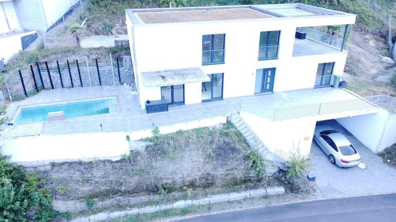 Exklusive Neubauvilla mit Pool (5)