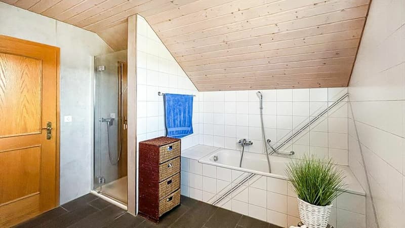 Wohnen mit Komfort im freistehenden Einfamilienhaus in Roggwil (17)