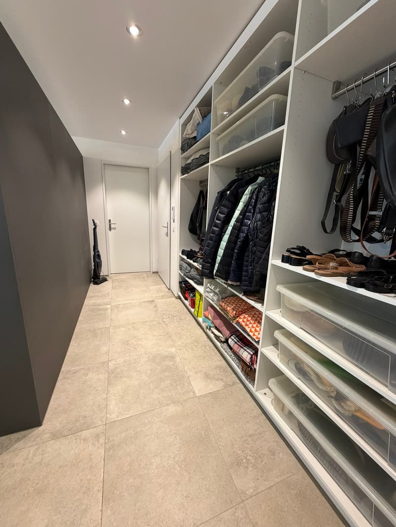 Grosse 3.5 Zimmerwohnung 92.5m2, 2 Nasszellen und 36 m2 Terrasse (3)
