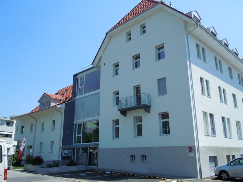 Grosszügige und Zentrale 2.5-Zi-Wohnung / Appartement de 2.5 pièces spacieux et central (1)