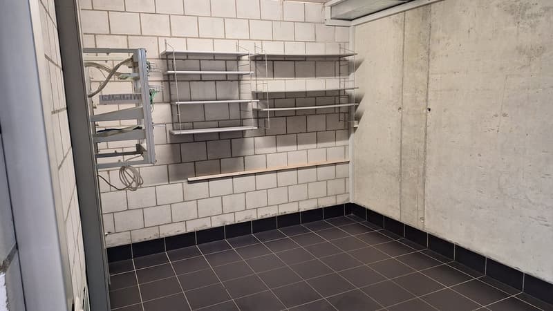 Gewerbefläche in Lyss  / Surface commerciale à louer à Lyss (10)