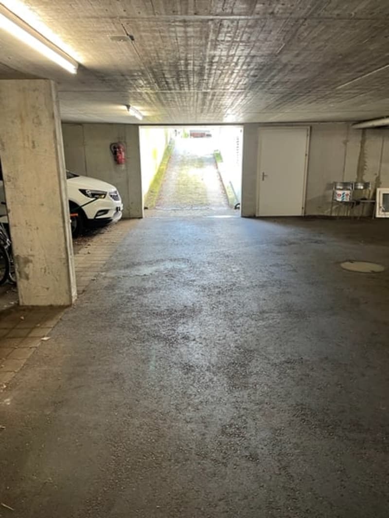 Einstellhallenplatz in Kappelen (3)