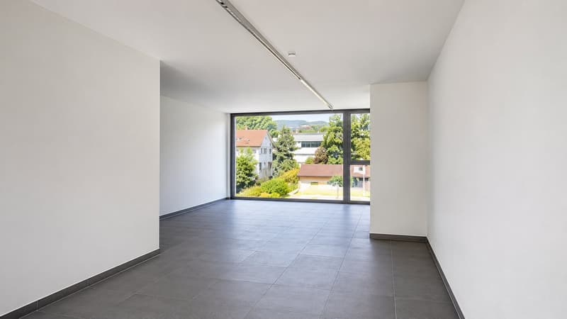 Moderne Gewerberäume mit Balkon in Nidau (3)