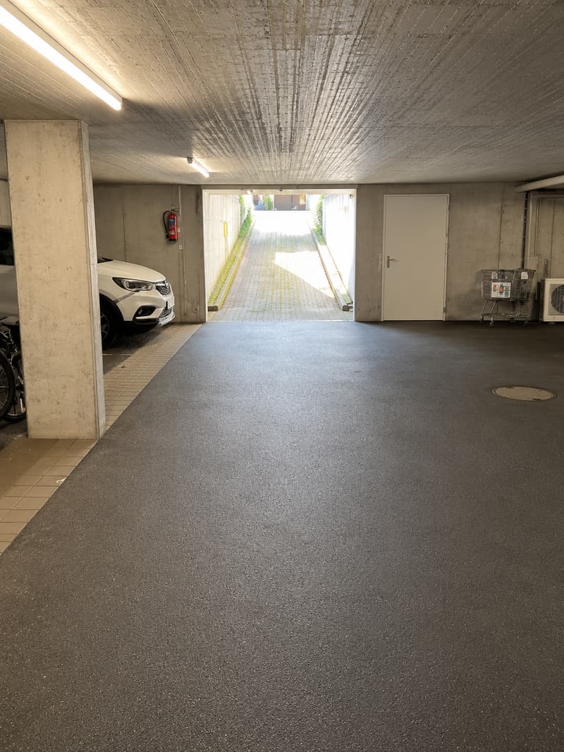 Einstellhallenplatz in Kappelen (2)