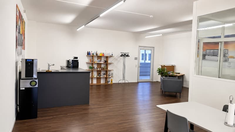 Attraktive und helle Bürofläche im 4. OG im WeberPark in Brügg (5)