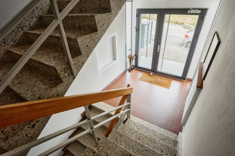 Immeuble de rendement de 6 appartements avec vue - 4.3% net (12)