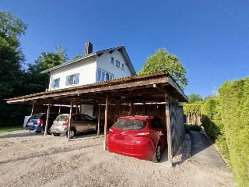 Charmante 2.5-Zimmer-Dépendence-Wohnung in ruhiger Lage in Sugiez (6)