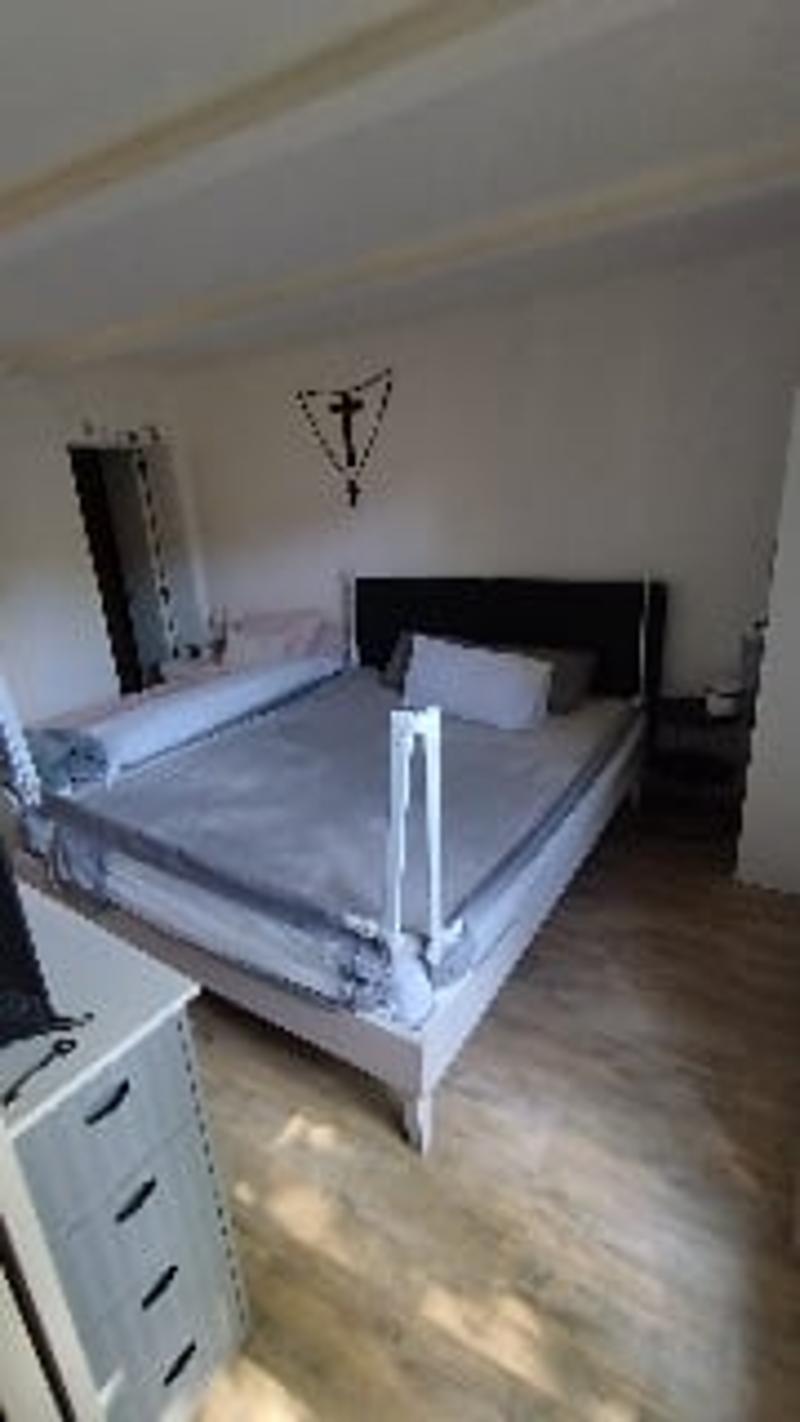 Charmante 2.5-Zimmer-Dépendence-Wohnung in ruhiger Lage in Sugiez (10)