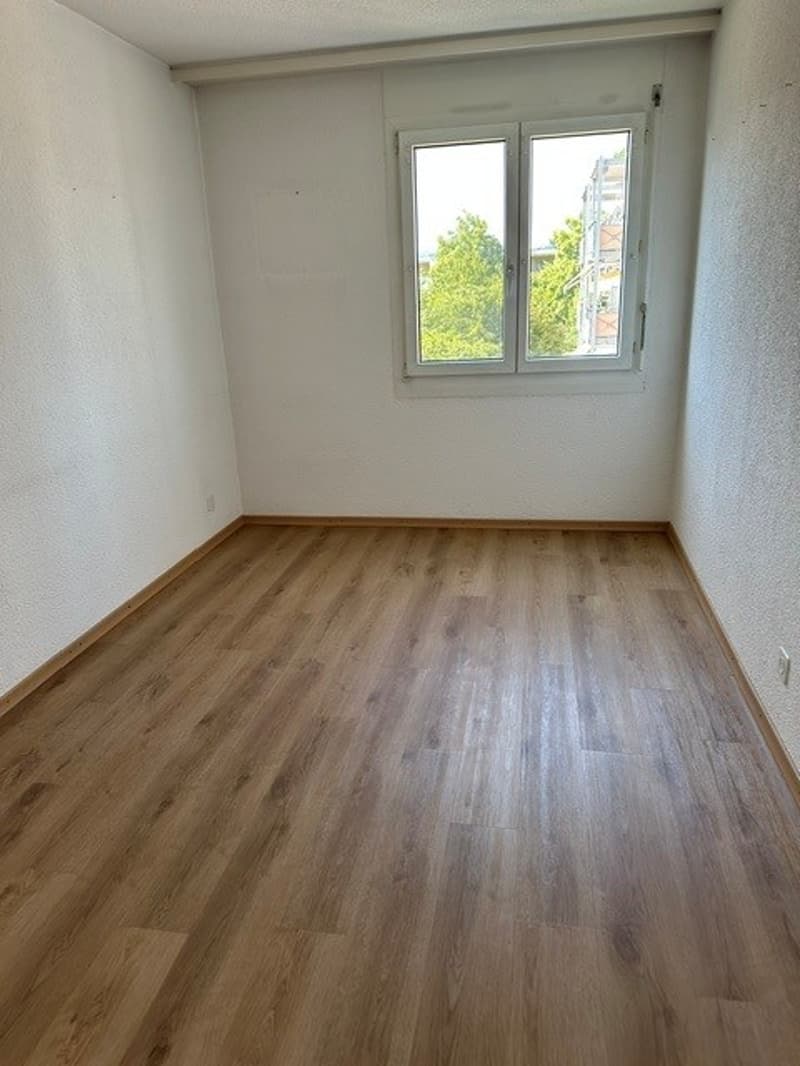 Schöne 4.5-Zimmer-Wohnung mit 2 Balkonen, Keller und Einstellhallenplatz (14)
