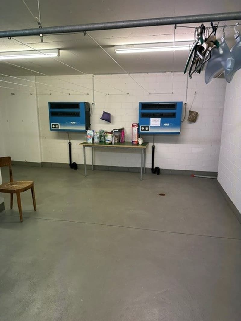 Schöne 4.5-Zimmer-Wohnung mit 2 Balkonen, Keller und Einstellhallenplatz (22)