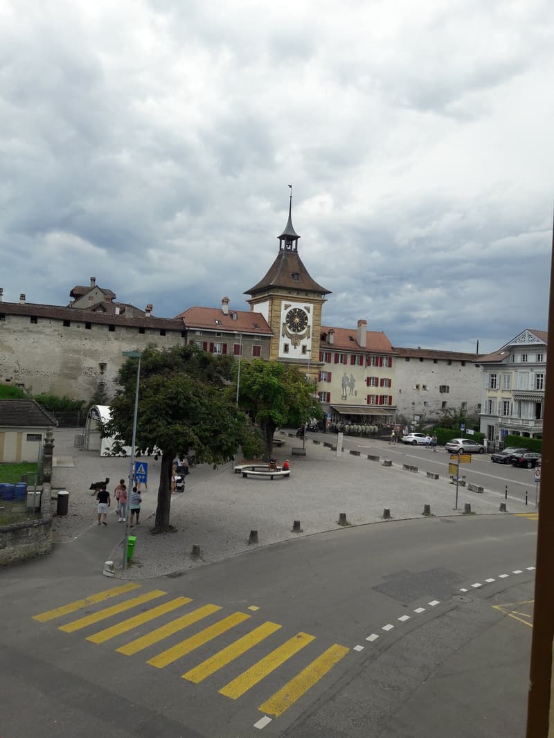 Charmante 4.5-Zimmer-Wohnung im Altbau mit Balkon (12)