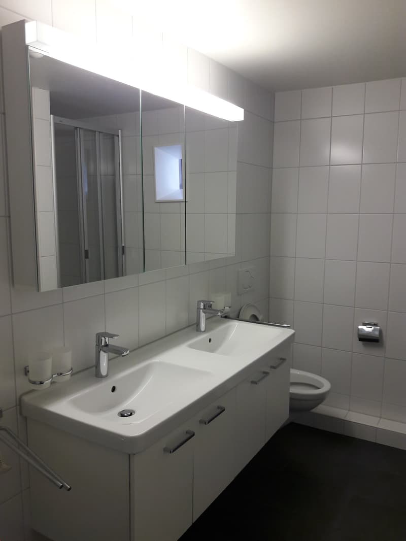 Charmante 4.5-Zimmer-Wohnung im Altbau mit Balkon (4)