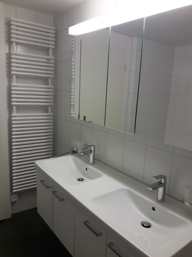 Charmante 4.5-Zimmer-Wohnung im Altbau mit Balkon (5)