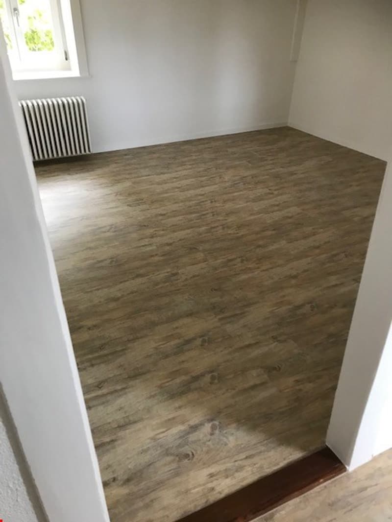 Charmante 4.5-Zimmer-Wohnung im Altbau mit Balkon (10)