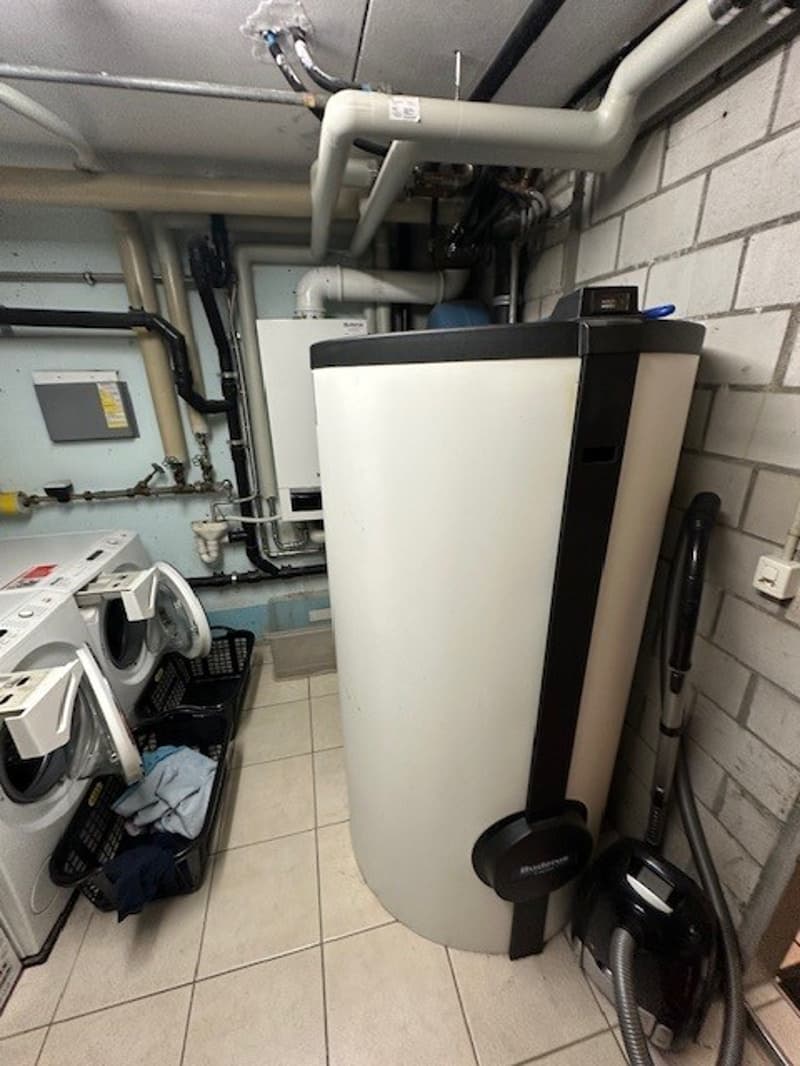 Neuer Boiler, Gasheizung und Waschküche
