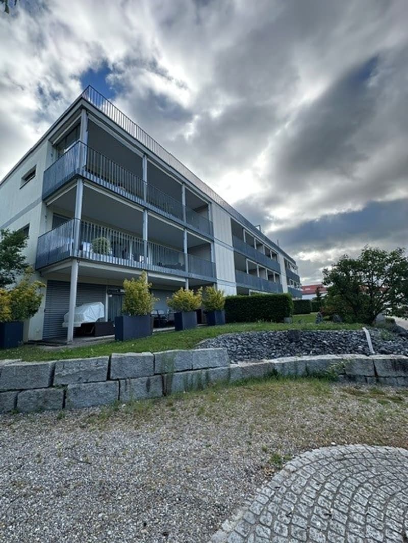 Südwestansicht des Mehrfamilienhauses