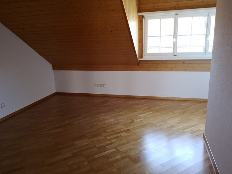 Grosszügiges Haus mit viel Platz für Ihre Träume (10)