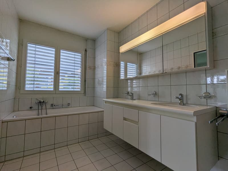 Geräumige 4.5-Zimmer-Wohnung im Erdgeschoss mit zwei Wintergärten (17)