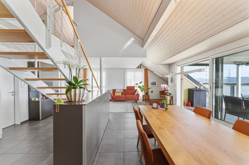 Helle 4.5-Zimmer-Maisonette-Wohnung mit grosszügigem Balkon (2)