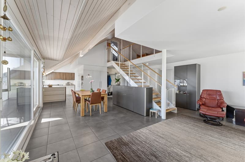 Helle 4.5-Zimmer-Maisonette-Wohnung mit grosszügigem Balkon (1)