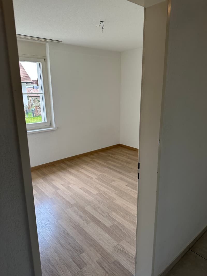 Helle 4.5-Zimmer-Wohnung mit Balkon und Cheminée in Boswil (15)