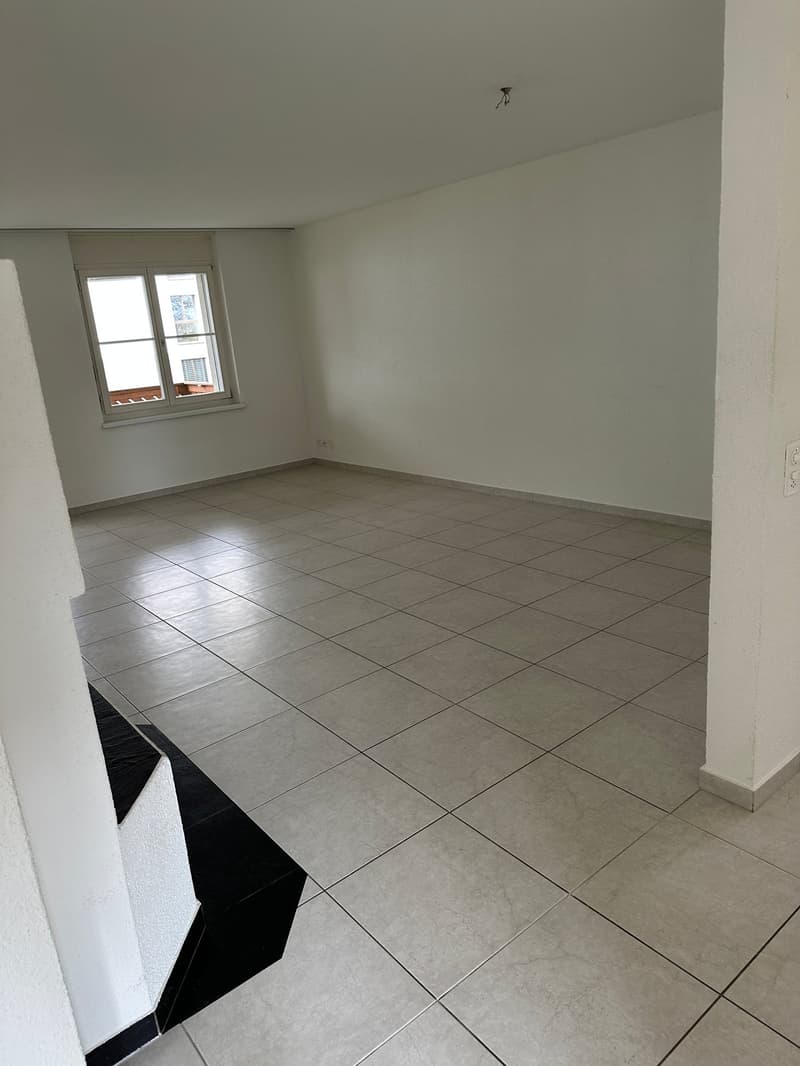 Helle 4.5-Zimmer-Wohnung mit Balkon und Cheminée in Boswil (4)