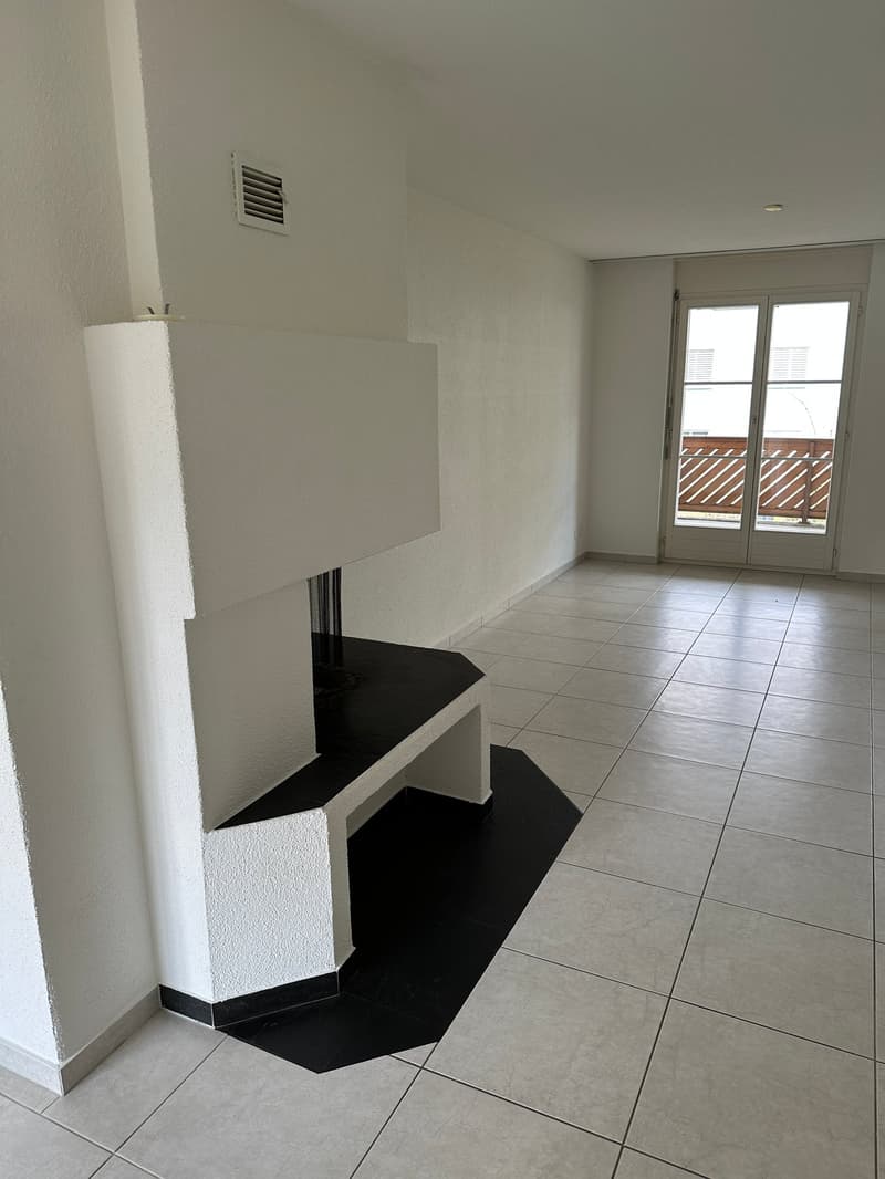 Helle 4.5-Zimmer-Wohnung mit Balkon und Cheminée in Boswil (5)