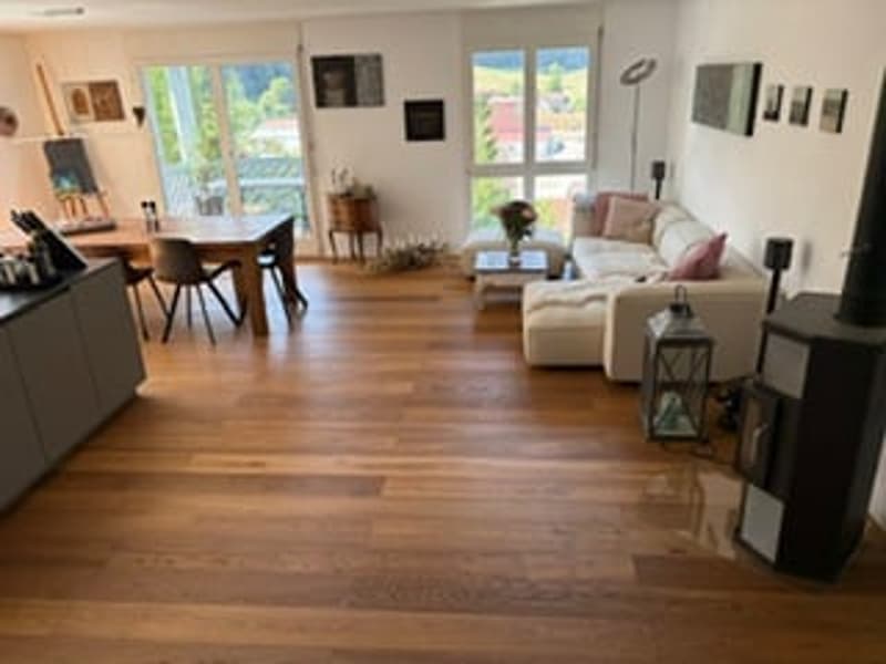 Wohnen mit Weitblick: Grosszügiges 5.5-Zimmer-Doppel-Einfamilienhaus mit Garten (5)