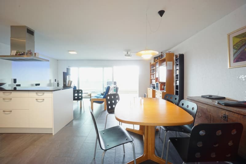 Moderne 5.5-Zi.-Wohnung im 3. OG mit zwei Balkone, Kellerabteil und Tiefgaragenparkplatz (2)
